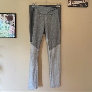 Outdoor Voices tri-tone 7/8 springs leggings